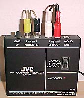 Den lille JVC-boks er fin til ridsede plader og 78 rpm. Til hi-fi brug må anbefales mere avanceret udstyr.